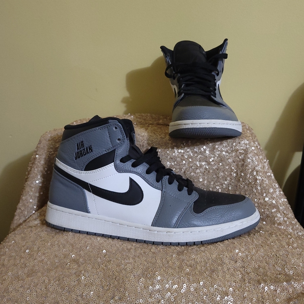 Air Jordan 1 Rare Cool Grey